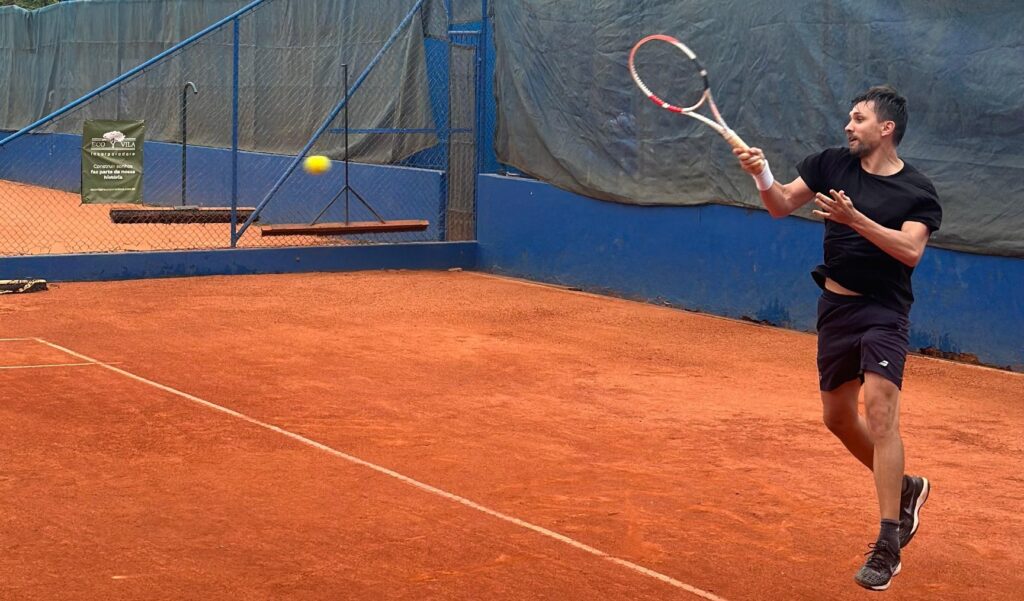 Ex-jogador e diretor do Athletico participará de torneio de tênis em Porto Alegre