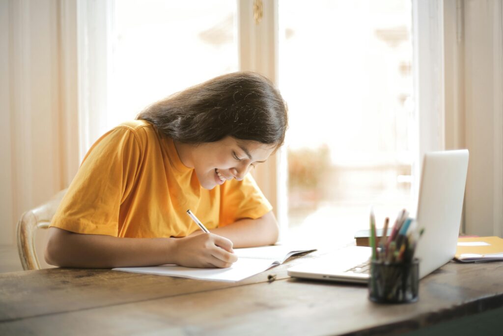 Paraná firma parceria com Google para qualificar alunos de escolas profissionalizantes