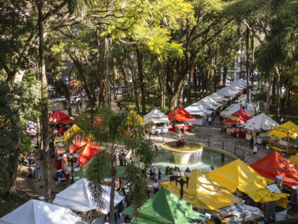 Praça central de Curitiba pode virar polo gastronômico