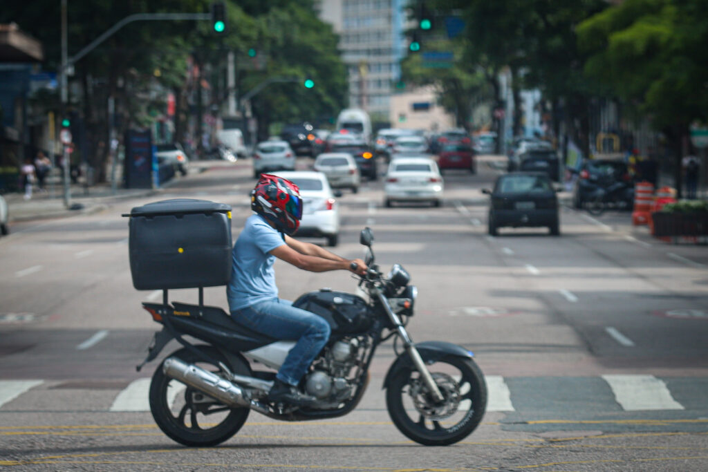 Paranaenses podem deixar de pagar IPVA de motos; entenda projeto de lei