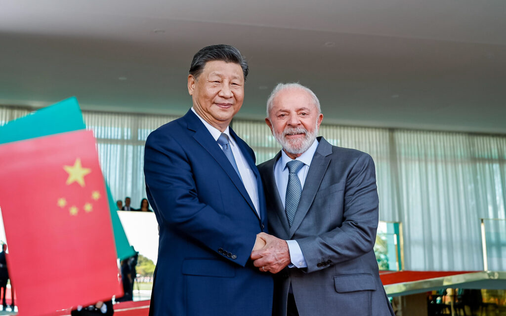 Presidente da China, Xi Jinping é recebido por Lula em Brasília