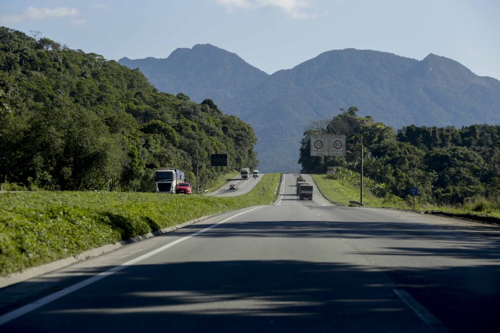 80 mil veículos devem passar pela BR-277 no feriado