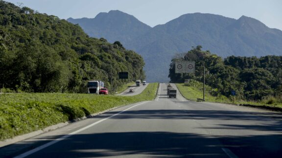 80 mil veículos devem passar pela BR-277 no feriado