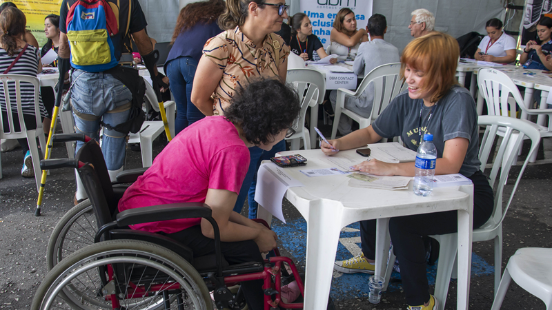 Curitiba promove novo mutirão de empregos para pessoas com deficiência