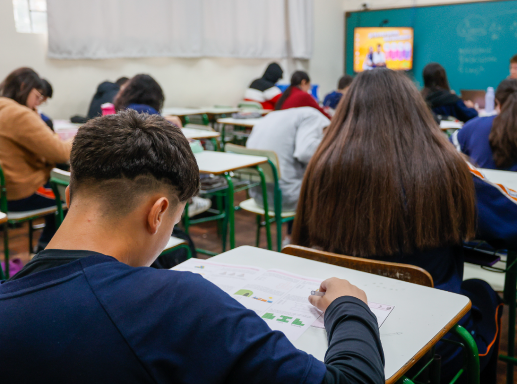 Consulta pública sobre ‘Parceiro da Escola’ irá decidir o futuro de 177 colégios do Paraná 