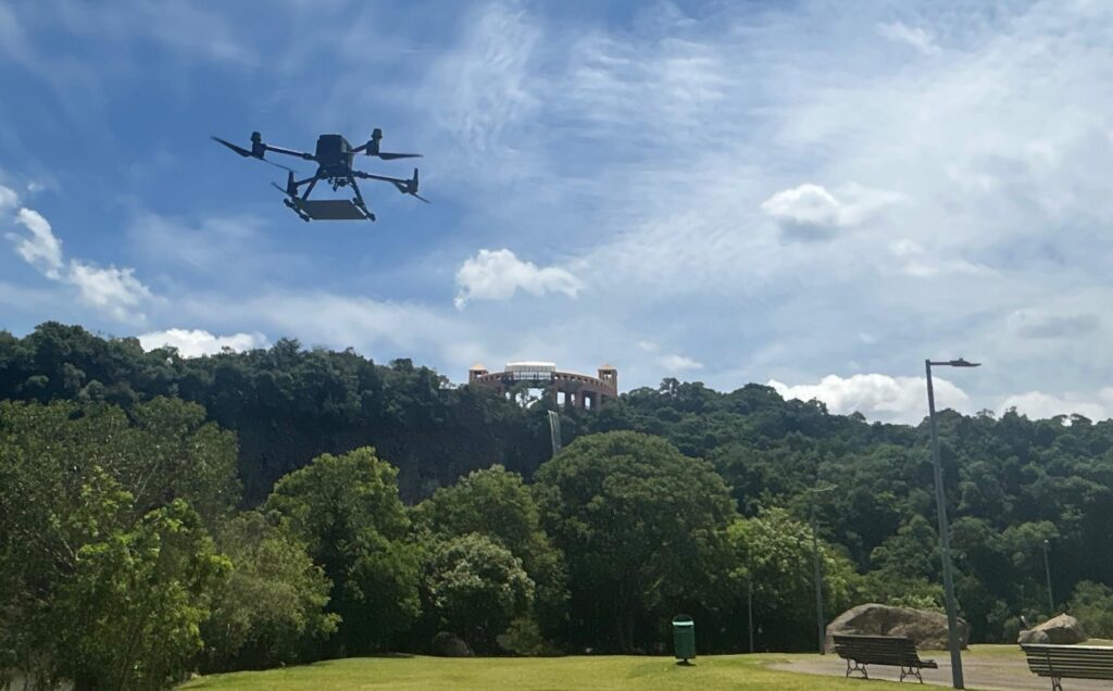 Delivery por drones faz voo inaugural em Curitiba na quarta (26)