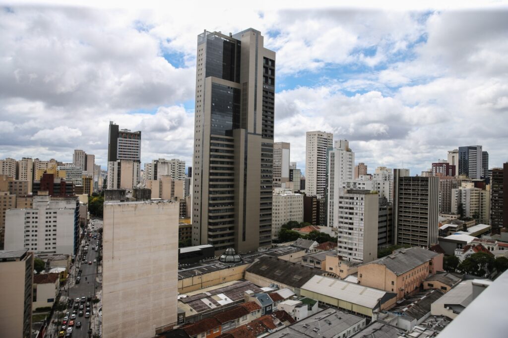 Grande Curitiba terá sábado (16) nublado e com temperaturas amenas