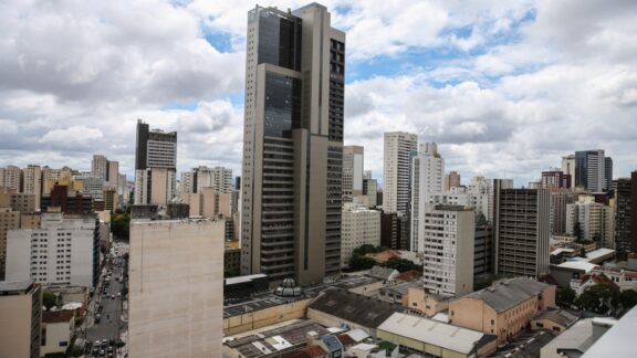 Grande Curitiba terá sábado (16) nublado e com temperaturas amenas