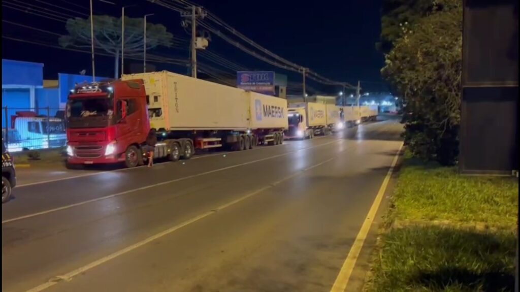 PRF flagra 200 toneladas de excesso de carga em Ponta Grossa