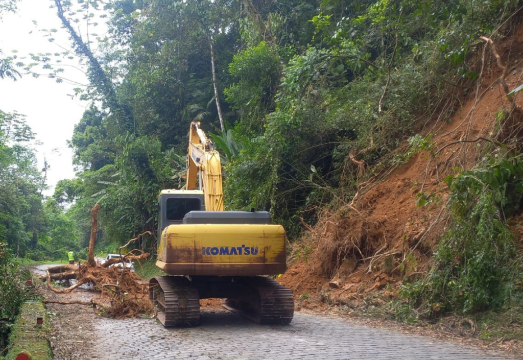 Atenção Motoristas: Estrada da Graciosa tem pare-e-siga nesta terça (19)