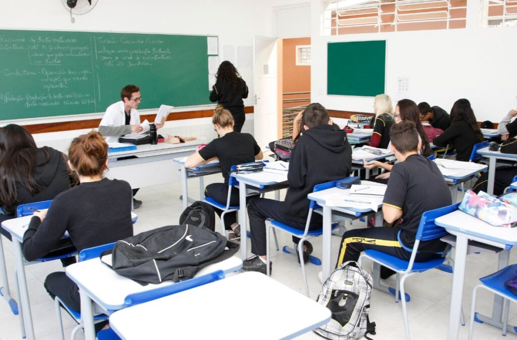 Tribunal de Contas suspende contratações de programa de terceirização das escolas estaduais