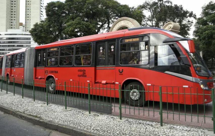 Urbs desvia nove linhas de ônibus da rota original; veja lista