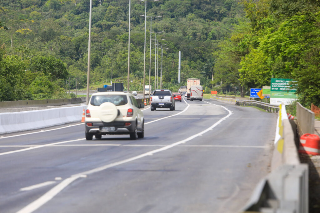 Veículo com grandes dimensões causará lentidão entre a BR-101 e BR-376