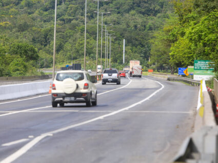 Veículo com grandes dimensões causará lentidão entre a BR-101 e BR-376