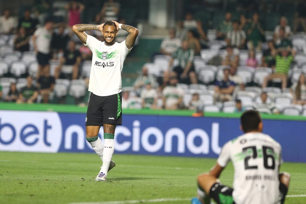 Chape x Coritiba: onde assistir ao vivo, escalações e horário da Série B