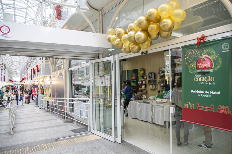 Rua 24 Horas recebe feira de Natal