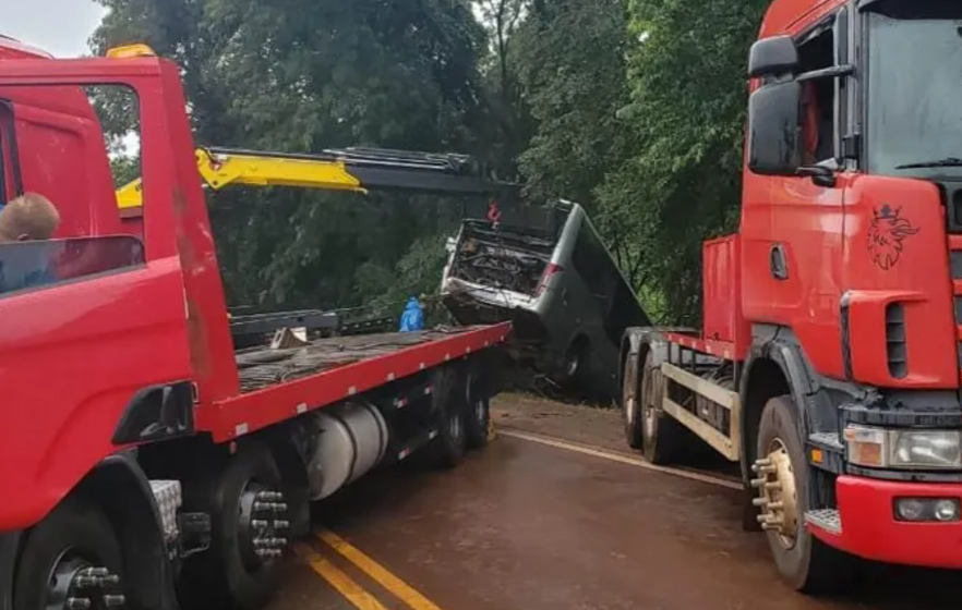 Caminhoneiro é condenado por acidente com ônibus da saúde de Pato Bragado: 8 mortos