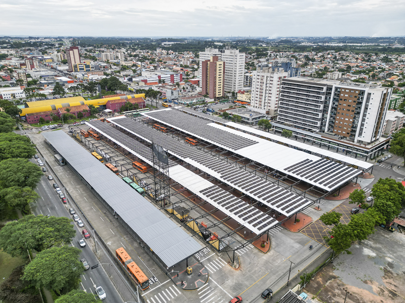 Usina solar em terminal de Curitiba quer economizar R$ 800 mil por ano