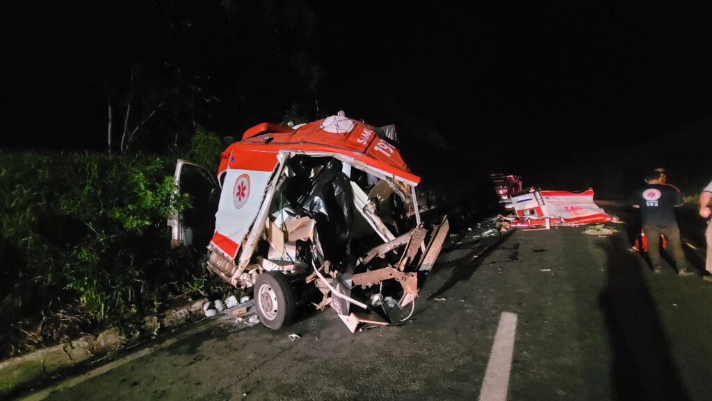 Socorristas do Samu e paciente morrem em trágico acidente na Rodovia do Xisto