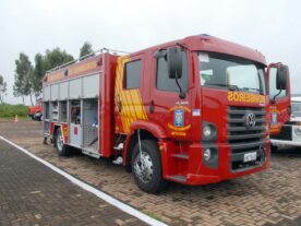 caminhão bombeiros incêndio