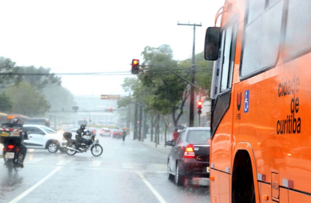 Chuvas intensas colocam maior parte do país em alerta