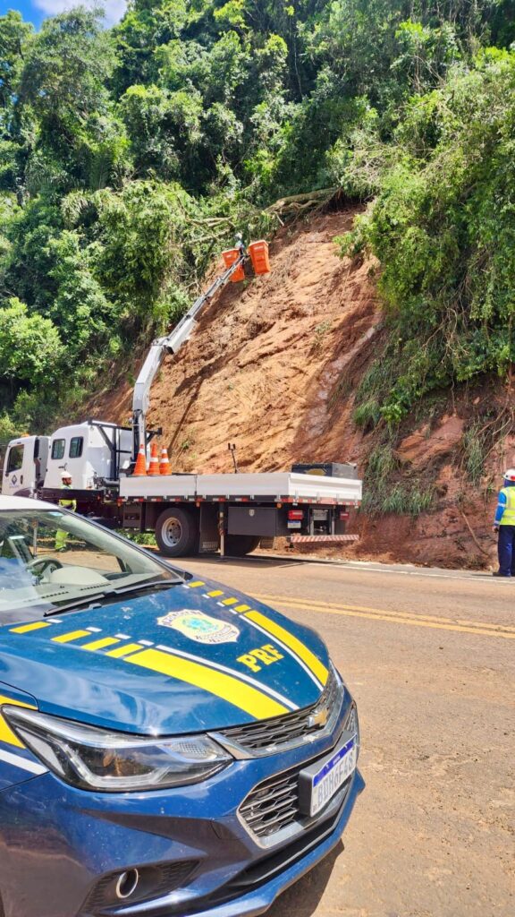 desmanche hidráulico br-277 paraná serra da esperança prf corpo de bombeiros