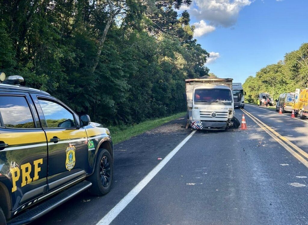 Casal morre em batida de frente na BR-373; filhos sobreviveram