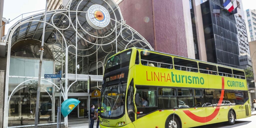 Linha Turismo é suspensa devido a chuvas e alagamentos em parques de Curitiba