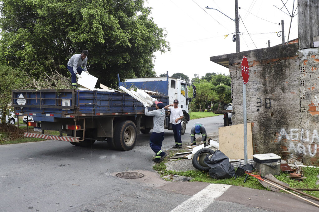 30 toneladas de lixo foram recolhidos em ações contra a dengue em Curitiba