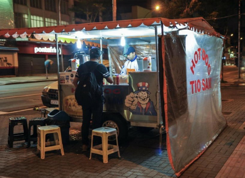 Ambulantes de cachorro-quente podem perder exclusividade em Curitiba; entenda!