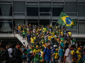 Apoiadores-de-Bolsonaro-invadem-o-Palacio-do-Planalto-8-de-janeiro-invasao-palacio-do-planalto-scaled.jpeg