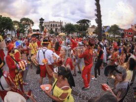 Atuação de ambulantes no Carnaval de Curitiba será testada neste sábado (25)