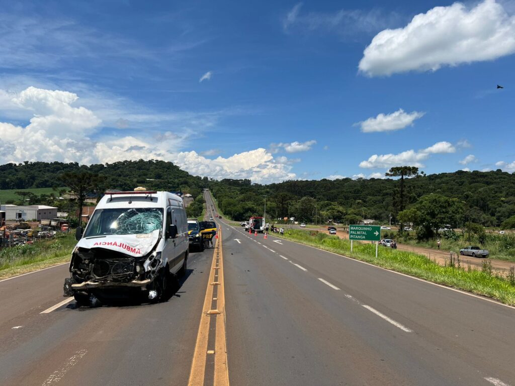 Motociclista tem pé amputado em acidente com ambulância na BR-277