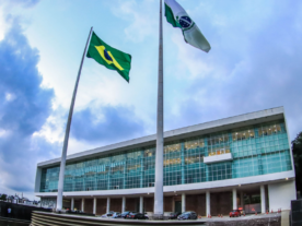 Nuvens negras rondam o Palácio Iguaçu