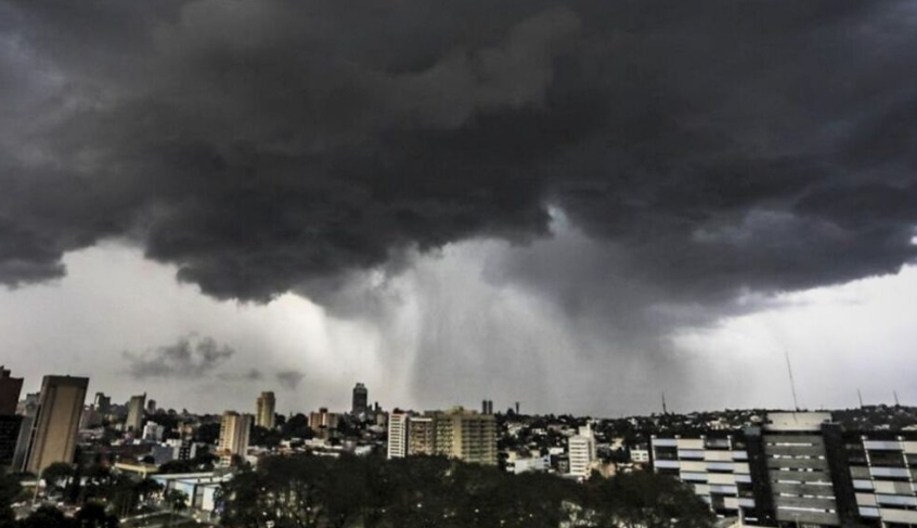 Paraná começa a semana com três alertas meteorológicos: tempestades e chuvas intensas