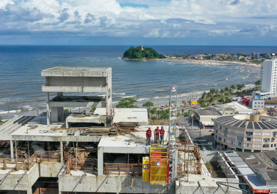 Setor imobiliário de Guaratuba vive boom de prédios de alto padrão 