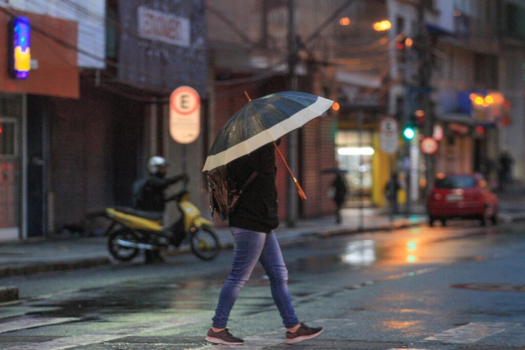 Curitiba já ultrapassou a média mensal de chuvas para o mês de janeiro