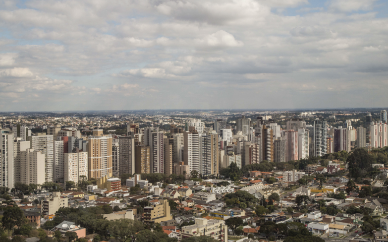 Caixa eleva de 1 a 2 pontos percentuais juros para compra de imóveis