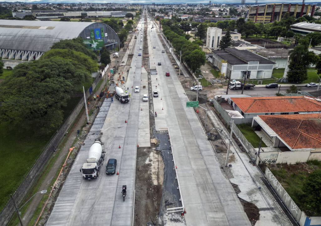 Saiba quando terminam as obras da Avenida Victor Ferreira do Amaral, em Curitiba