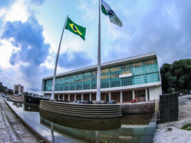 Governo-do-Parana-apresenta-balanco-de-2024-e-metas-de-2025-a-Assembleia-Legislativa-palacio-iguacu-scaled.jpg