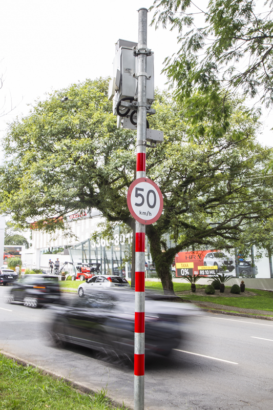 radares curitiba nova sinalização redução número acidentes trânsito curitiba